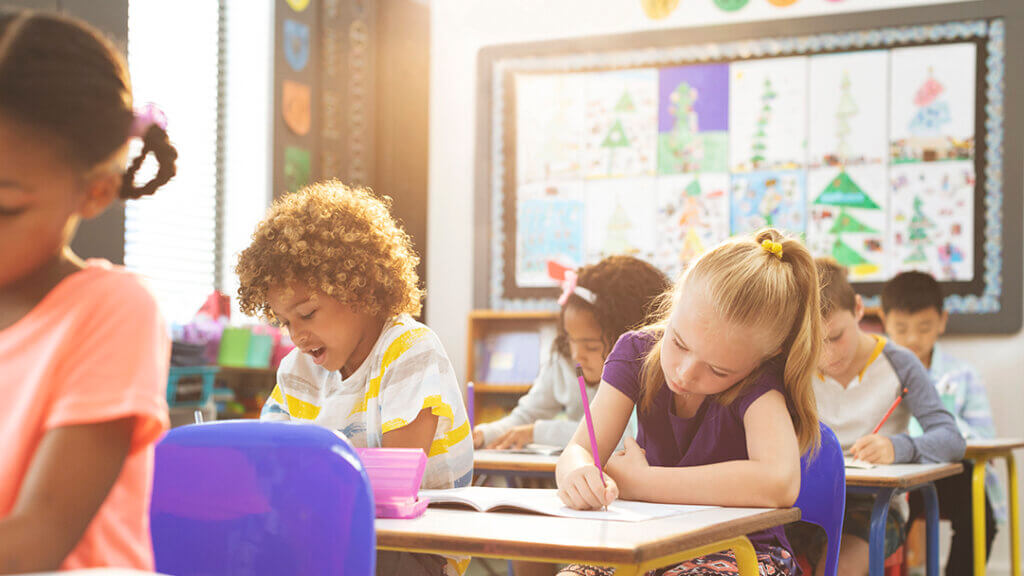 Wie kann Unterricht gestaltet werden, um Leistungsunterschiede nach der sozialen Herkunft abzuschwächen?